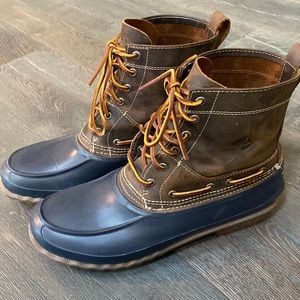 Nearly new mens waterproof sperry duck boots. Size 12
